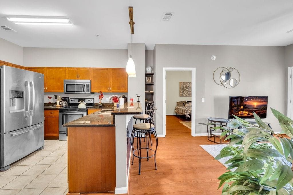 2 bedroom, 2 bathroom, 1,082 sq ft condominium for sale at 870 Mayson Turner Road 1321, Atlanta, GA 30314 — photo 5
