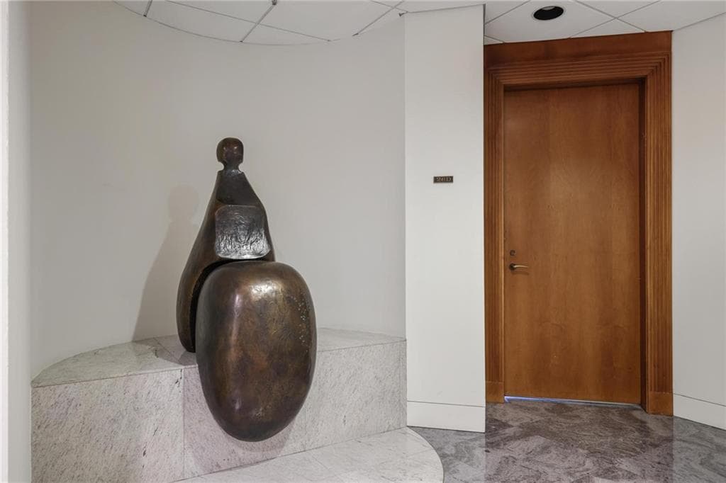 3 bedroom, 4 bathroom, 4,258 sq ft condominium under contract at 2660 Peachtree Road 26CD, Atlanta, GA 30305 — photo 2