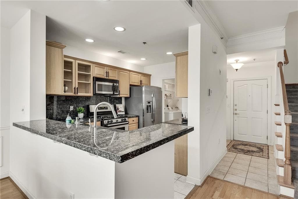 2 bedroom, 3 bathroom, 1,704 sq ft condominium for sale at 850 Piedmont Avenue 3306, Atlanta, GA 30308 — photo 8