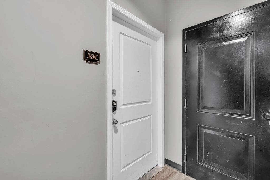 2 bedroom, 2 bathroom, 1,157 sq ft condominium for sale at 870 Mayson Turner Road 1246, Atlanta, GA 30314 — photo 5