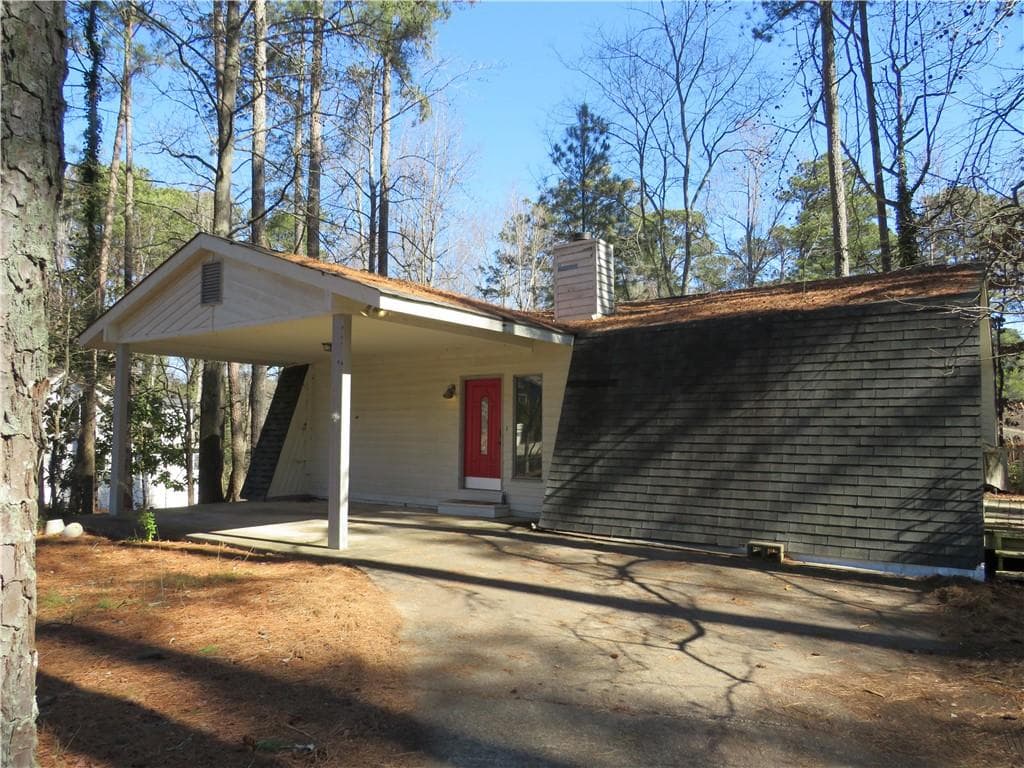 2 bedroom, 1 bathroom, 1,040 sq ft single family residence sold at 400 Cottonwood Drive, Woodstock, GA 30189