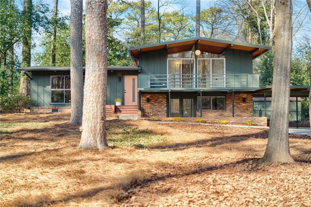 4 bedroom, 3 bathroom, 1,968 sq ft single family residence sold at 3652 Northlake Drive, Atlanta, GA 30340