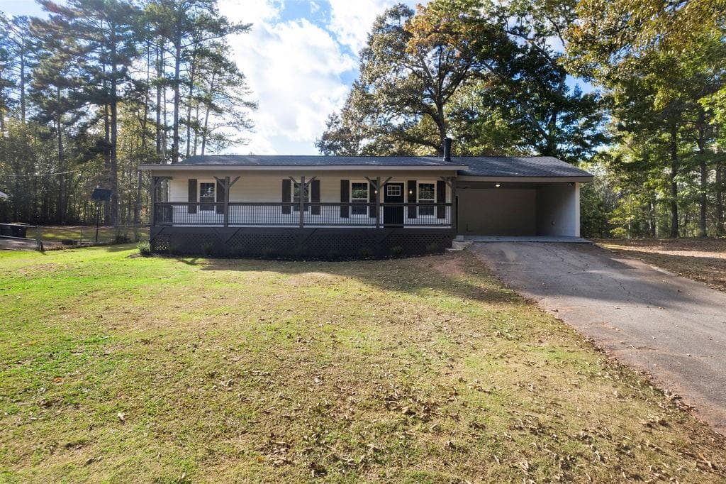 146 W Wedgewood Circle, Newnan, GA 30263 — most recent listing photo