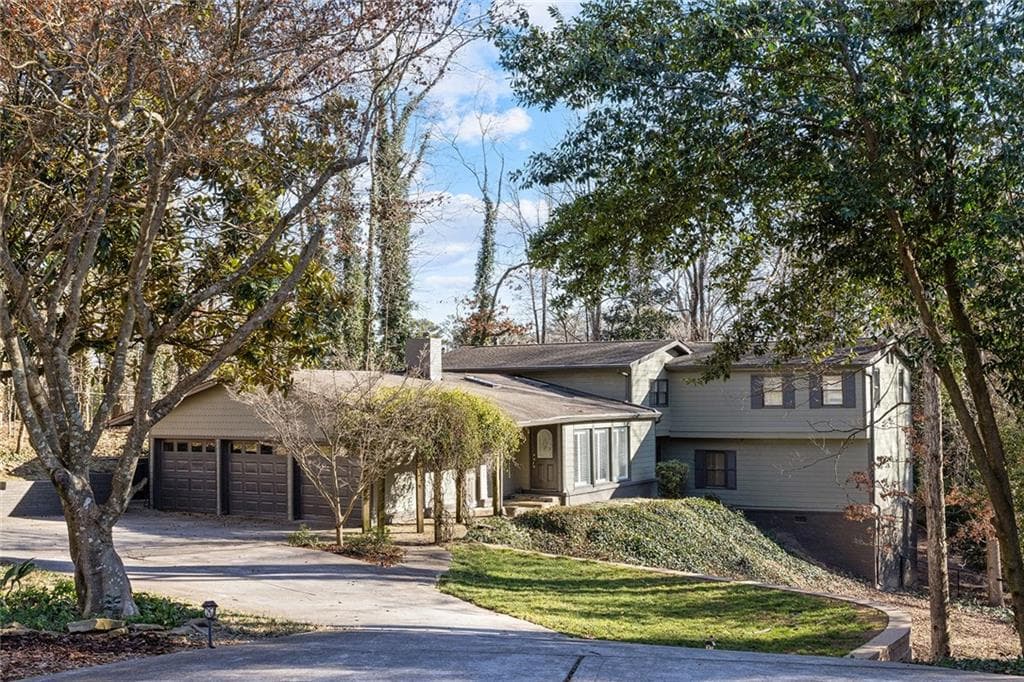 5 bedroom, 4 bathroom, 3,266 sq ft single family residence sold at 565 Timberland Drive, Atlanta, GA 30342