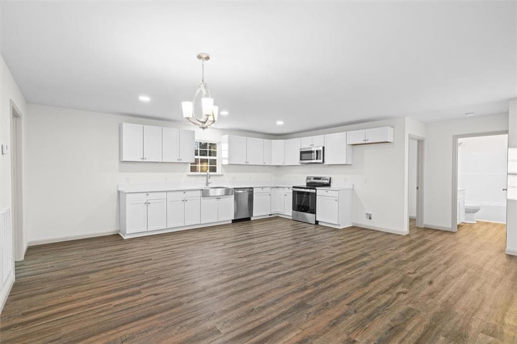 3 bedroom, 2 bathroom, 1,500 sq ft single family residence under contract at 509 Plainview Drive, Dalton, GA 30721 — photo 7