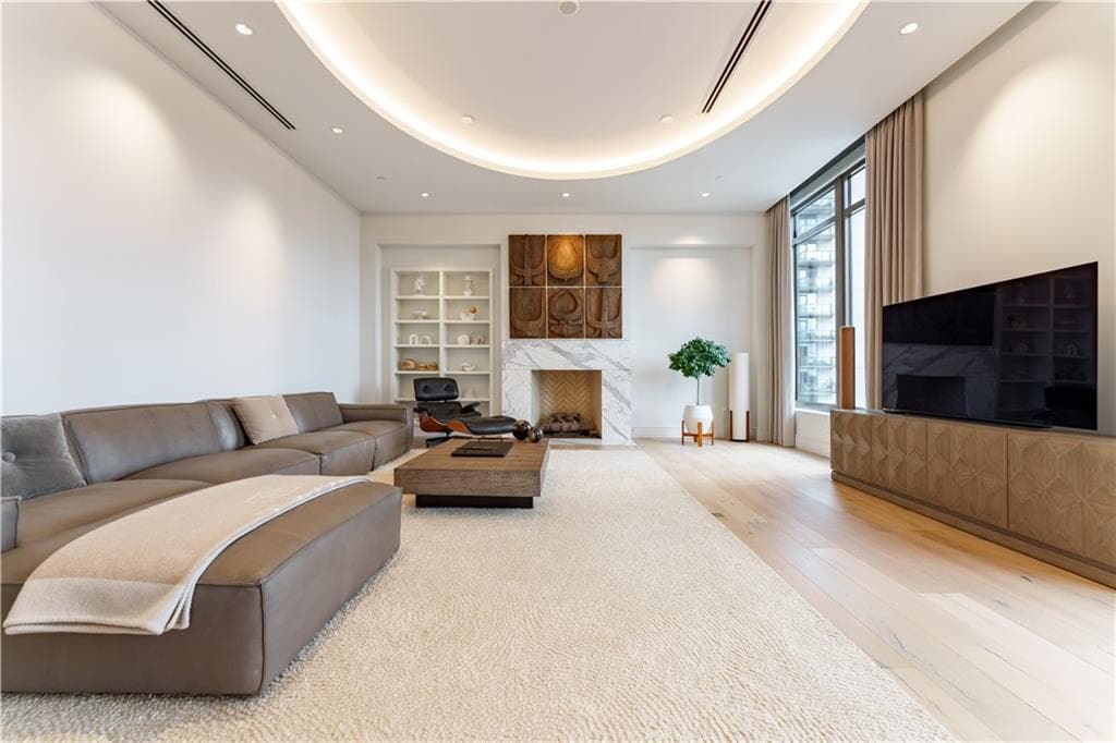 2 bedroom, 3 bathroom, 3,180 sq ft condominium for sale at 3376 Peachtree Road 32A, Atlanta, GA 30326