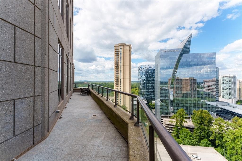 2 bedroom, 3 bathroom, 3,180 sq ft condominium for sale at 3376 Peachtree Road 32A, Atlanta, GA 30326 — photo 4