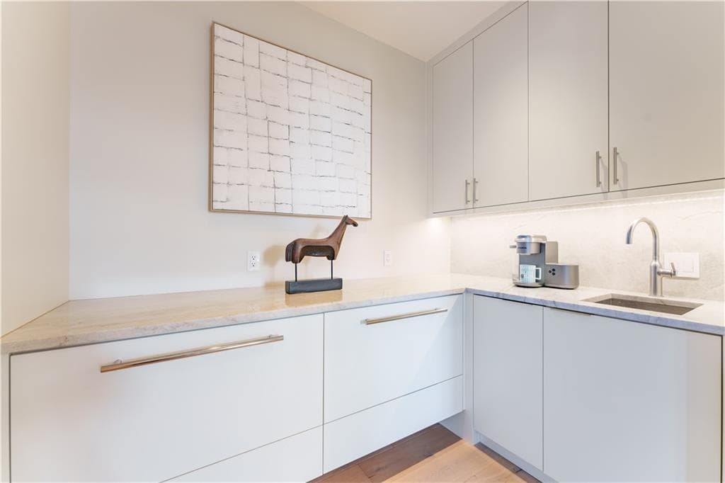 2 bedroom, 3 bathroom, 3,180 sq ft condominium for sale at 3376 Peachtree Road 32A, Atlanta, GA 30326 — photo 10