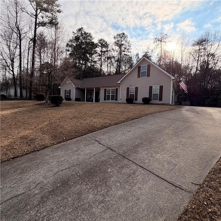 3 bedroom, 2 bathroom, 2,156 sq ft single family residence for sale at 5475 Cool Creek Court, Lula, GA 30554 — photo 3