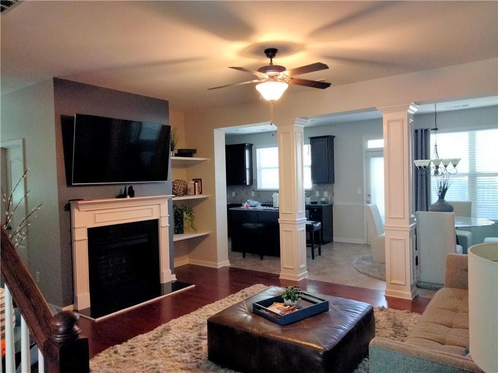 3 bedroom, 3 bathroom, 1,962 sq ft townhouse for sale at 3144 Spicy Cedar Lane, Lithonia, GA 30038 — photo 3