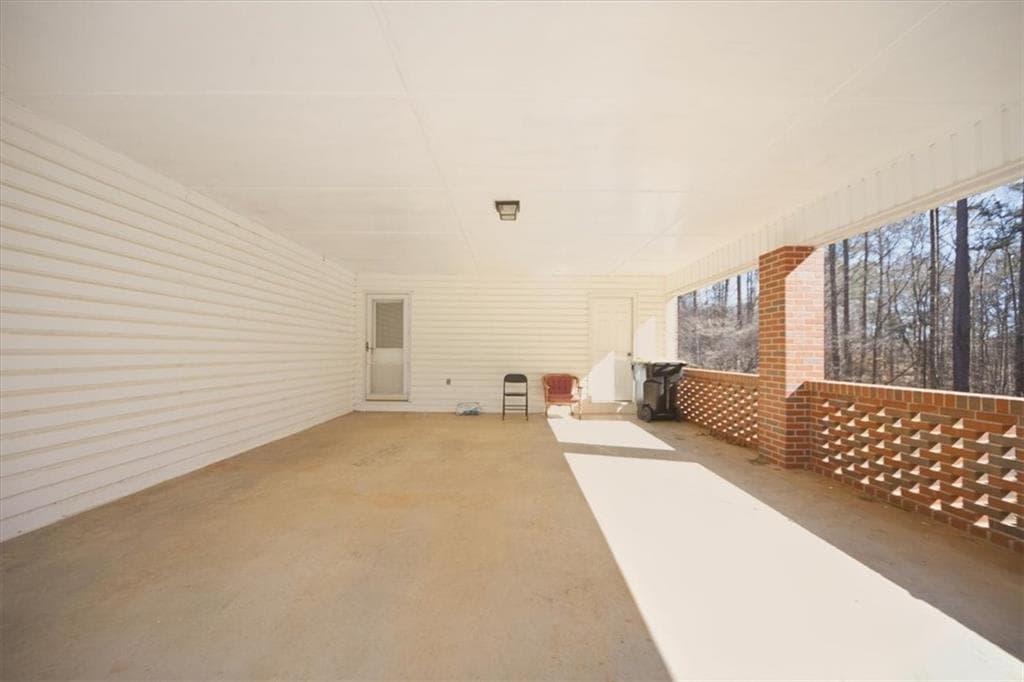 4 bedroom, 2 bathroom, 2,522 sq ft single family residence for sale at 20 Stagg Trace, Social Circle, GA 30025 — photo 4