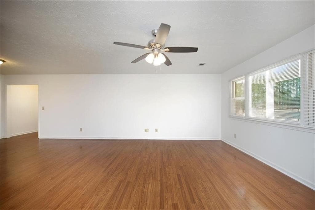 4 bedroom, 2 bathroom, 2,522 sq ft single family residence for sale at 20 Stagg Trace, Social Circle, GA 30025 — photo 8