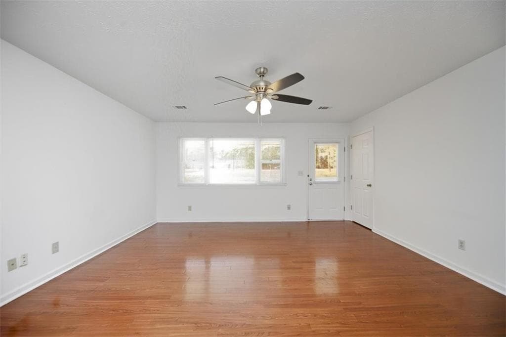 4 bedroom, 2 bathroom, 2,522 sq ft single family residence for sale at 20 Stagg Trace, Social Circle, GA 30025 — photo 9