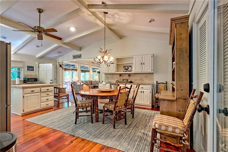 5 bedroom, 4 bathroom, 2,668 sq ft single family residence under contract at 768 Wexford Way, Lakemont, GA 30552 — photo 3