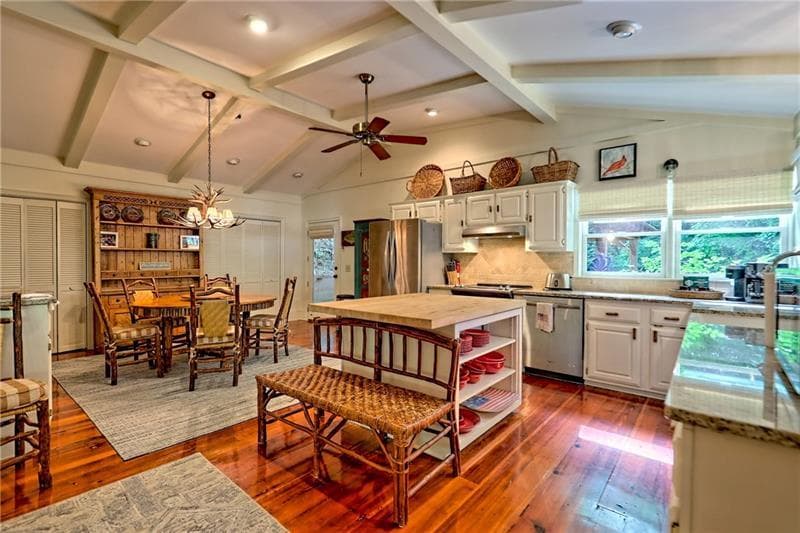 5 bedroom, 4 bathroom, 2,668 sq ft single family residence under contract at 768 Wexford Way, Lakemont, GA 30552 — photo 5