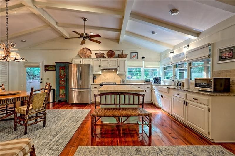 5 bedroom, 4 bathroom, 2,668 sq ft single family residence under contract at 768 Wexford Way, Lakemont, GA 30552 — photo 6