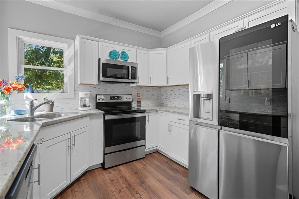 5 bedroom, 3 bathroom, 2,646 sq ft single family residence under contract at 3466 CROWN Drive, Gainesville, GA 30506 — photo 5
