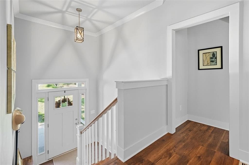 5 bedroom, 3 bathroom, 2,646 sq ft single family residence under contract at 3466 CROWN Drive, Gainesville, GA 30506 — photo 9