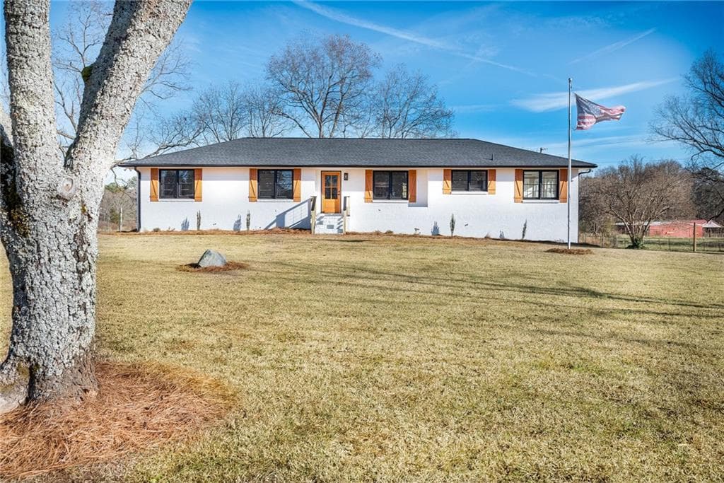 3 bedroom, 2 bathroom, 1,970 sq ft single family residence for sale at 3241 Broadnax Mill Road, Loganville, GA 30052 — photo 2