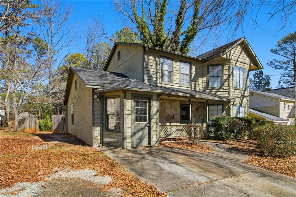 3 bedroom, 3 bathroom, 1,568 sq ft single family residence under contract at 5452 Forest Path Court, Stone Mountain, GA 30088 — photo 2