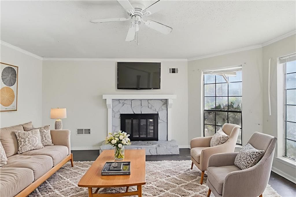 3 bedroom, 3 bathroom, 1,568 sq ft single family residence under contract at 5452 Forest Path Court, Stone Mountain, GA 30088 — photo 3
