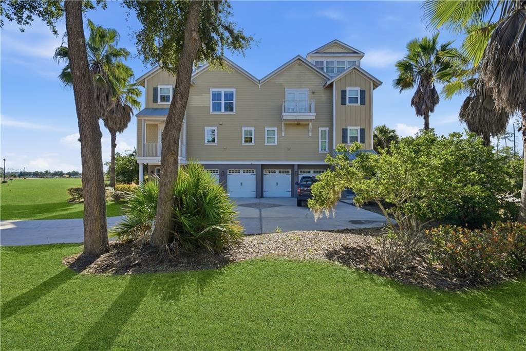 3 bedroom, 4 bathroom, 2,600 sq ft townhouse for sale at 114 Riverfront Circle, St. Marys, GA 31558