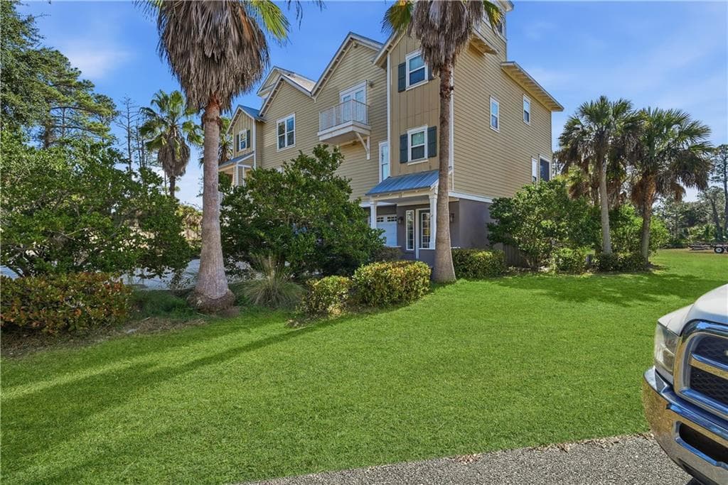 3 bedroom, 4 bathroom, 2,600 sq ft townhouse for sale at 114 Riverfront Circle, St. Marys, GA 31558 — photo 2