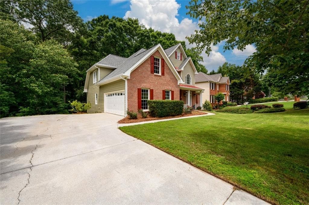 5 bedroom, 3 bathroom, 2,339 sq ft single family residence for sale at 2430 Harbin Springs Cove, Dacula, GA 30019 — photo 3