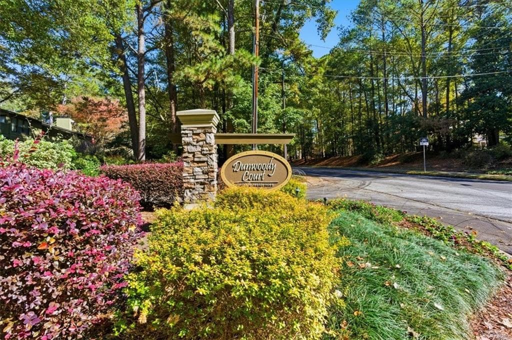 1 bedroom, 1 bathroom, 1,002 sq ft condominium sold at 501 Dunbar Drive, Atlanta, GA 30338