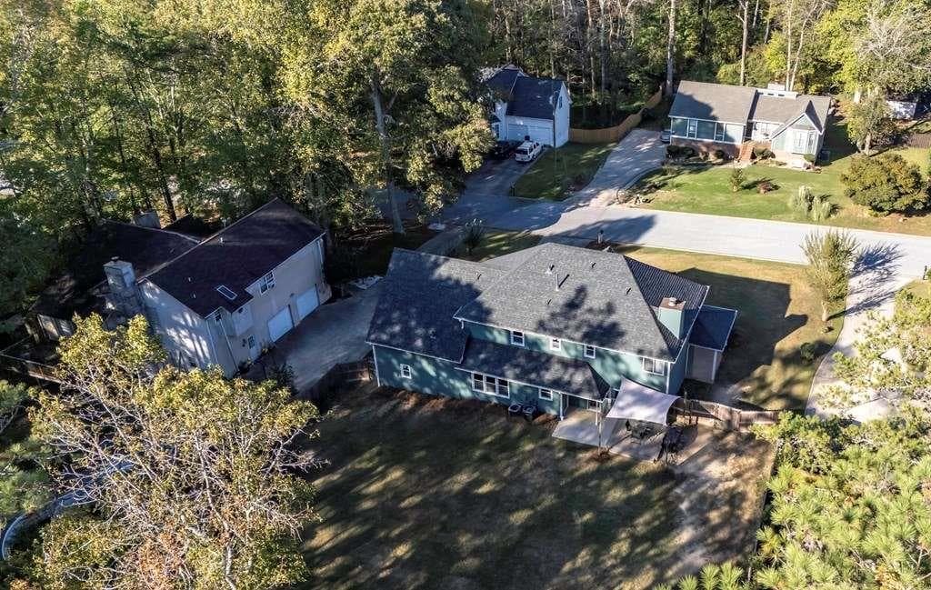 4 bedroom, 3 bathroom, 2,920 sq ft single family residence under contract at 1928 Stonewood Drive, Lithia Springs, GA 30122 — photo 2