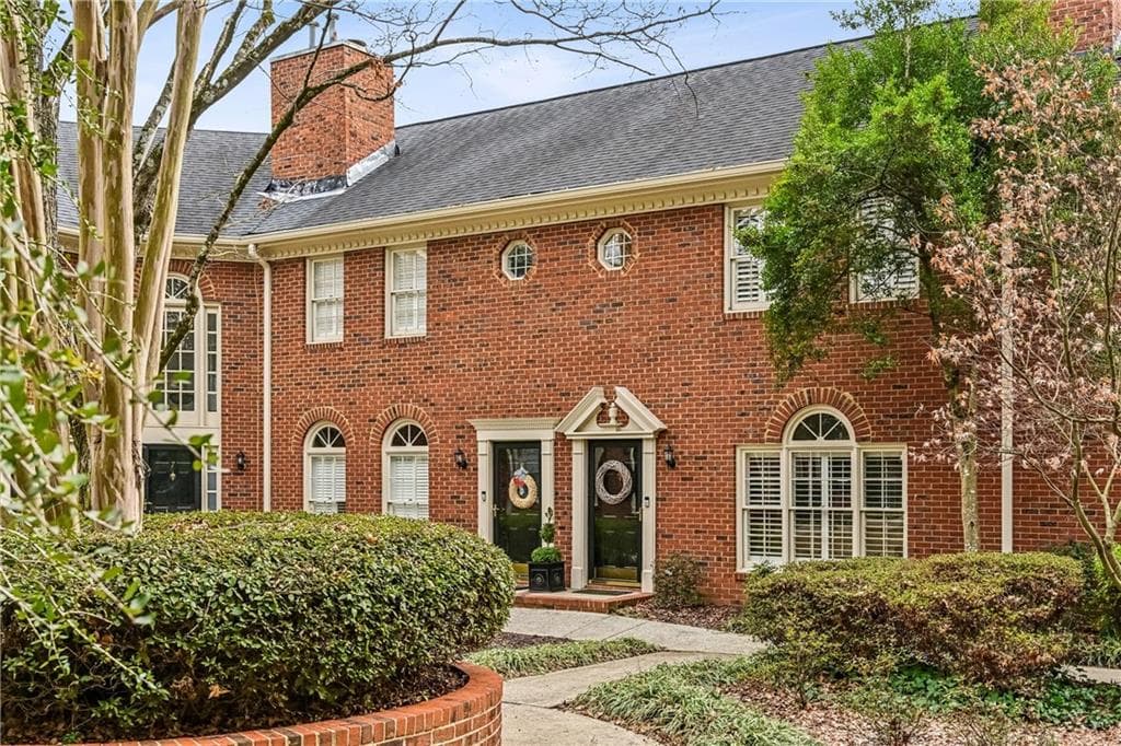 2 bedroom, 3 bathroom, 1,176 sq ft condominium sold at 12 Honour Avenue 9, Atlanta, GA 30305