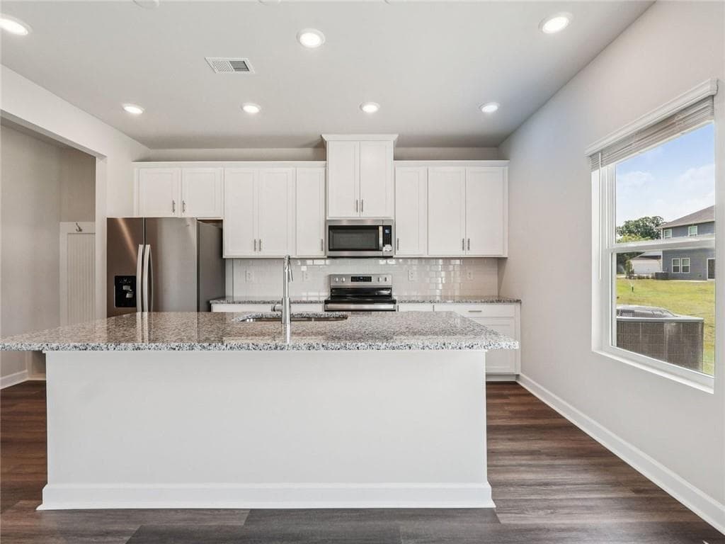 3 bedroom, 3 bathroom, 2,135 sq ft single family residence for sale at 102 Proust, Dallas, GA 30132 — photo 3