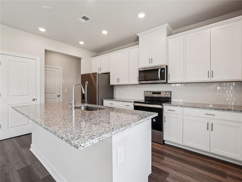 3 bedroom, 3 bathroom, 2,135 sq ft single family residence for sale at 102 Proust, Dallas, GA 30132 — photo 4