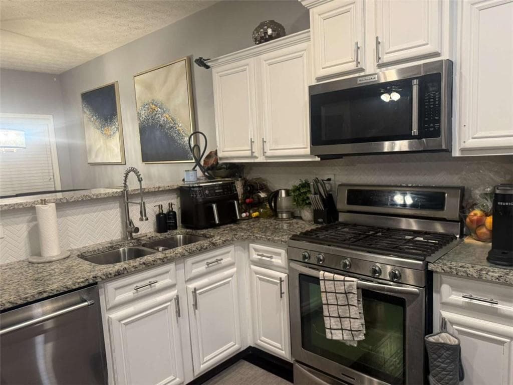 4 bedroom, 4 bathroom, 1,945 sq ft single family residence for sale at 3110 Spicy Cedar Lane, Stonecrest, GA 30038 — photo 9