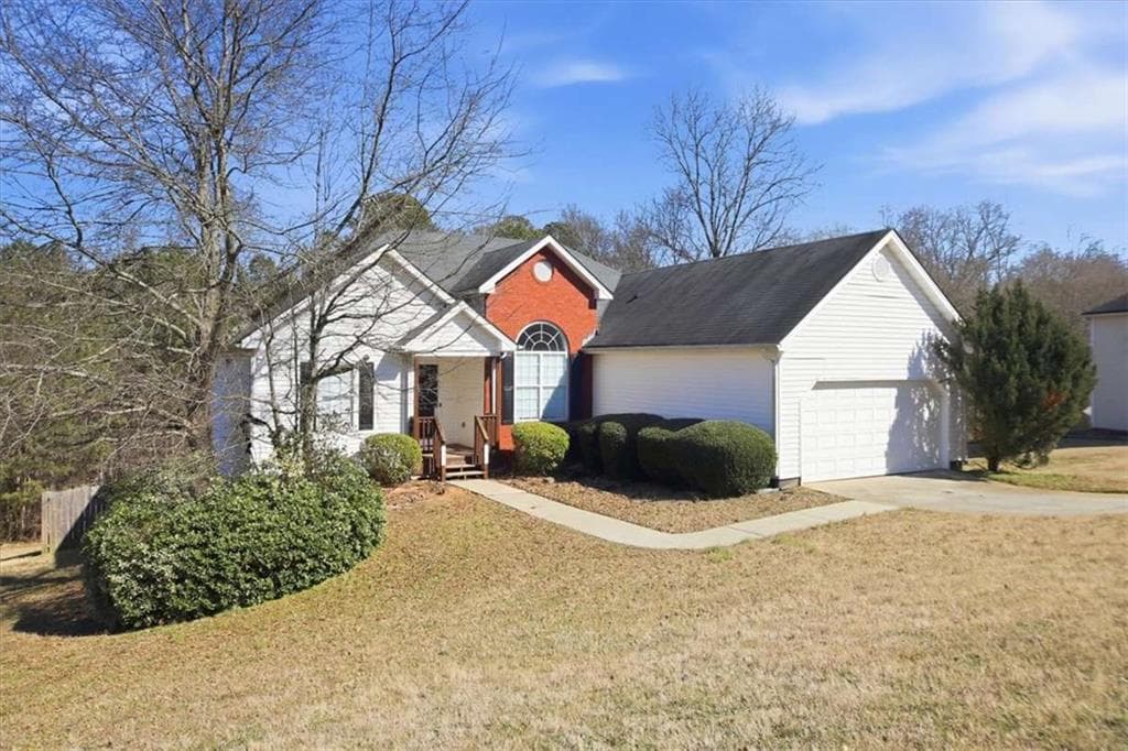 6 bedroom, 3 bathroom, 1,545 sq ft single family residence under contract at 232 Cambridge Drive, Loganville, GA 30052 — photo 4