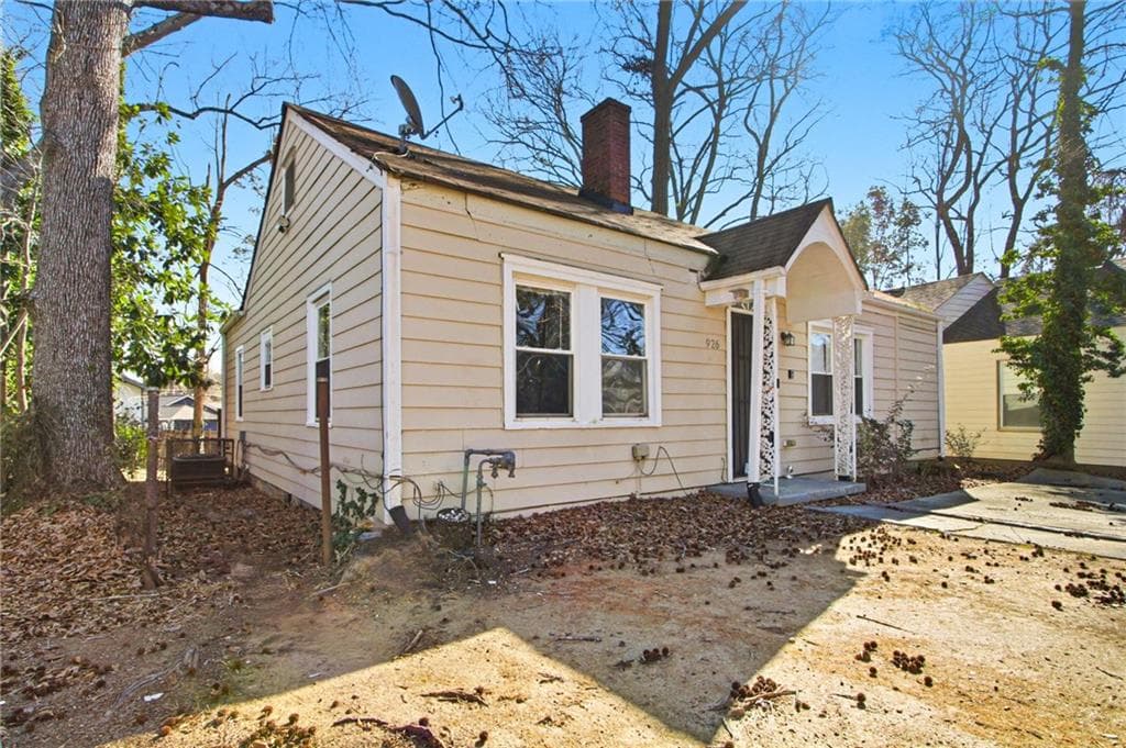 3 bedroom, 1 bathroom, 1,312 sq ft single family residence for sale at 926 Lawton Street, Atlanta, GA 30310 — photo 2