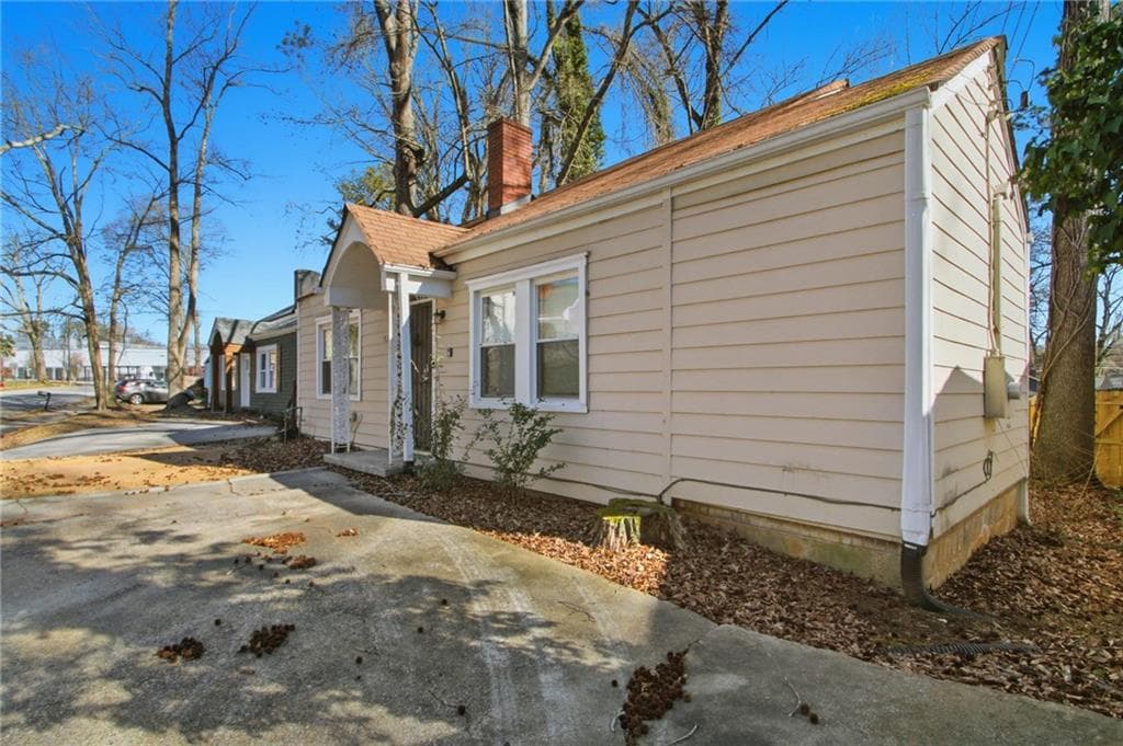 3 bedroom, 1 bathroom, 1,312 sq ft single family residence for sale at 926 Lawton Street, Atlanta, GA 30310 — photo 3