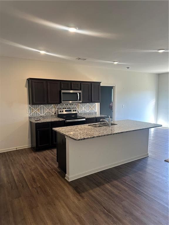 3 bedroom, 2 bathroom, 1,862 sq ft single family residence under contract at 1064 Coldwater Drive, Griffin, GA 30224 — photo 10