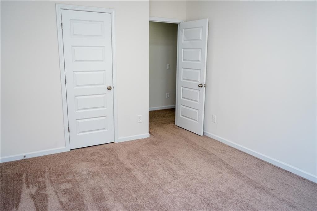 3 bedroom, 2 bathroom, 1,988 sq ft townhouse for sale at 2115 Ravencliff Dr, Austell, GA 30168 — photo 10