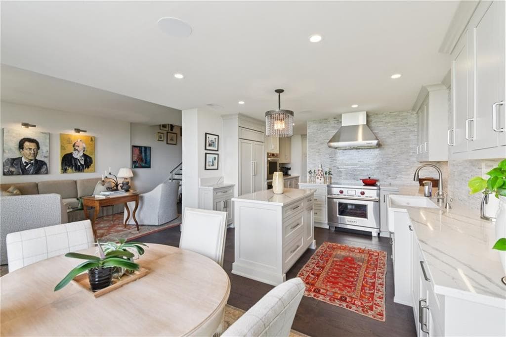 2 bedroom, 3 bathroom, 2,503 sq ft condominium under contract at 145 15th Street 1245, Atlanta, GA 30309 — photo 2