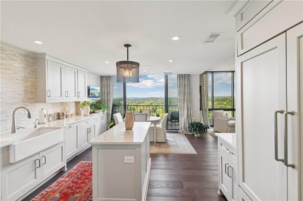 2 bedroom, 3 bathroom, 2,503 sq ft condominium under contract at 145 15th Street 1245, Atlanta, GA 30309 — photo 3