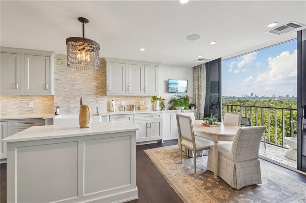 2 bedroom, 3 bathroom, 2,503 sq ft condominium under contract at 145 15th Street 1245, Atlanta, GA 30309 — photo 10
