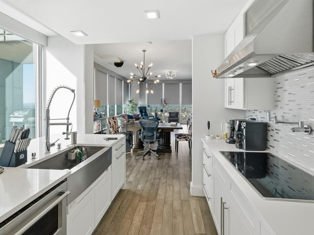 2 bedroom, 2 bathroom, 2,147 sq ft condominium for sale at 361 17th Street 2622, Atlanta, GA 30363 — photo 6