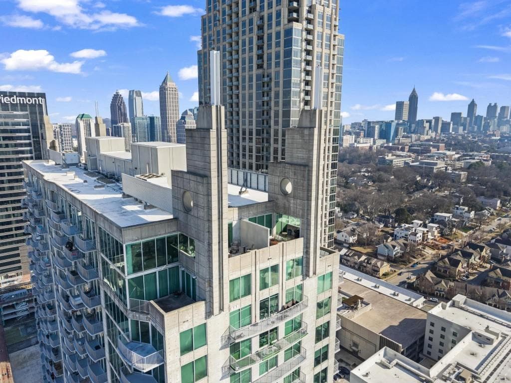 2 bedroom, 2 bathroom, 2,147 sq ft condominium for sale at 361 17th Street 2622, Atlanta, GA 30363 — photo 4