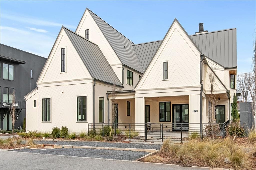 4 bedroom, 5 bathroom, 2,731 sq ft single family residence sold at 100 Carlyle Lane, Fayetteville, GA 30214