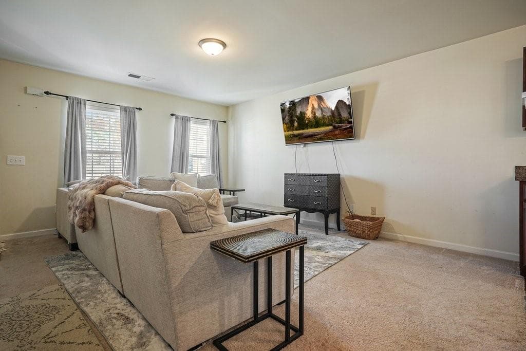 4 bedroom, 3 bathroom, 2,040 sq ft single family residence for sale at 18 Oxford Lane, Kingston, GA 30145 — photo 7