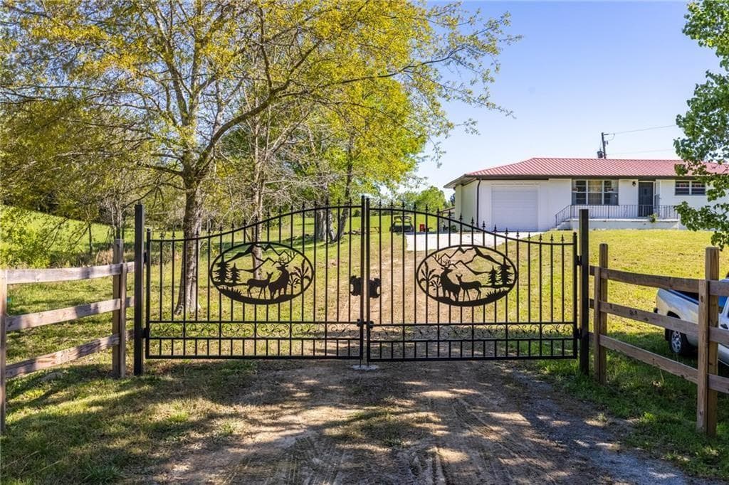 3 bedroom, 1 bathroom, 1,648 sq ft single family residence for sale at 7596 Red Bud, Ranger, GA 30734