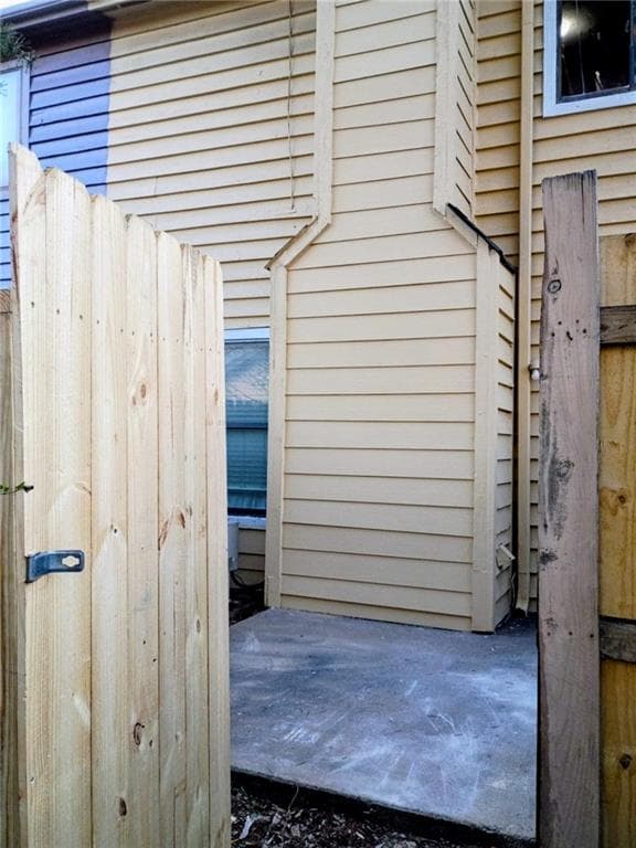 2 bedroom, 3 bathroom, 1,240 sq ft townhouse for sale at 5841 Trent Walk Drive, Lithonia, GA 30038 — photo 6