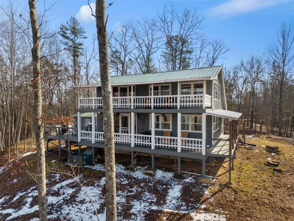 3 bedroom, 2 bathroom, 1,296 sq ft single family residence for sale at 56 Robins Ridge, Blue Ridge, GA 30513 — photo 3