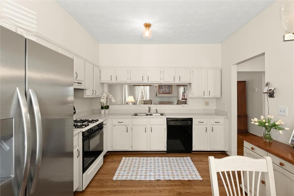 2 bedroom, 4 bathroom, 2,184 sq ft townhouse under contract at 3657 Monticello Commons, Peachtree Corners, GA 30092 — photo 9